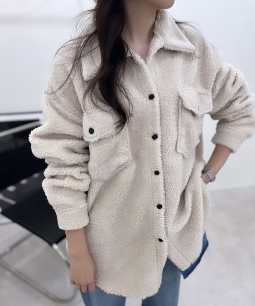 ipugo（イプゴ）の「ipugo/イプゴ モコモコオーバーサイズシャツ ジャケット 冬服（テーラードジャケット・レディース・カーキ/ベージュ・FREE）」の2枚目の写真