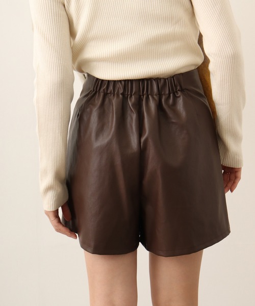 Blasty(ブラスティー)の「BLASTY レザーショートパンツ(その他パンツ・レディース・ブラウン/ホワイト系/ブラック・F)」の11枚目の写真