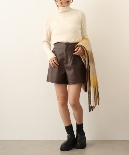Blasty(ブラスティー)の「BLASTY レザーショートパンツ(その他パンツ・レディース・ブラウン/ホワイト系/ブラック・F)」の12枚目の写真