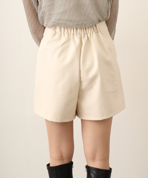 Blasty(ブラスティー)の「BLASTY レザーショートパンツ(その他パンツ・レディース・ブラウン/ホワイト系/ブラック・F)」の17枚目の写真