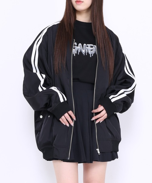 Figments（フィグメンツ）の「オーバーサイズラインボンバージャケット（ブルゾン・レディース・ブラック/ブルー・LARGE/X-LARGE）」の11枚目の写真