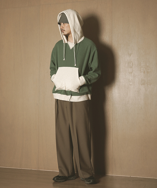 Name.(ネーム)の「【Name./ネーム】 ASYMMETRIC SWITCHING HOODIE(パーカー・メンズ・ベージュ/グリーン・2)」の4枚目の写真