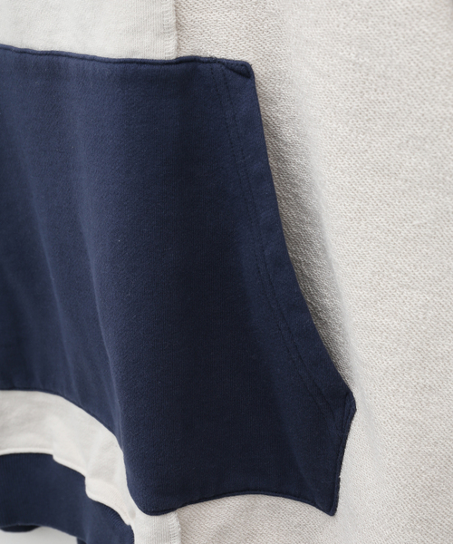 Name.(ネーム)の「【Name./ネーム】 ASYMMETRIC SWITCHING HOODIE(パーカー・メンズ・ベージュ/グリーン・2)」の12枚目の写真