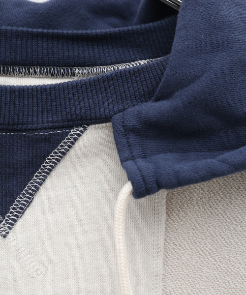 Name.(ネーム)の「【Name./ネーム】 ASYMMETRIC SWITCHING HOODIE(パーカー・メンズ・ベージュ/グリーン・2)」の13枚目の写真