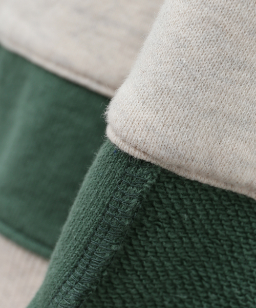 Name.(ネーム)の「【Name./ネーム】 ASYMMETRIC SWITCHING HOODIE(パーカー・メンズ・ベージュ/グリーン・2)」の20枚目の写真