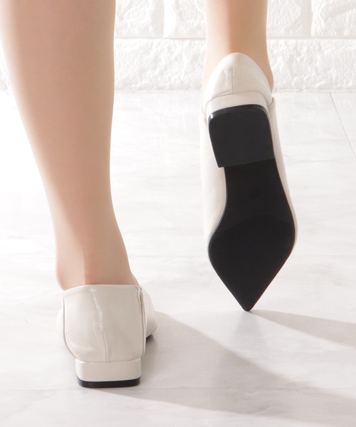 Lace Ladies（レースレディース）の「メタリック バー付き Vカット ローヒール パンプス（パンプス・レディース・ブラック/アイボリー・22.5/23/23.5/24/24.5）」の16枚目の写真