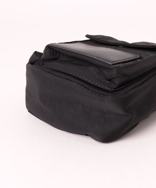 Bou Jeloud(ブージュルード)の「ナイロン合皮切替ミニBAG(ショルダーバッグ・レディース・ブラック/カーキ/アイボリー・ONESIZE)」の7枚目の写真