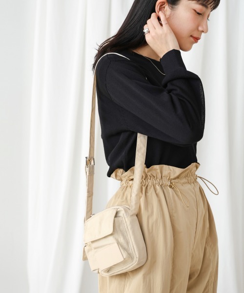 Bou Jeloud(ブージュルード)の「ナイロン合皮切替ミニBAG(ショルダーバッグ・レディース・ブラック/カーキ/アイボリー・ONESIZE)」の1枚目の写真