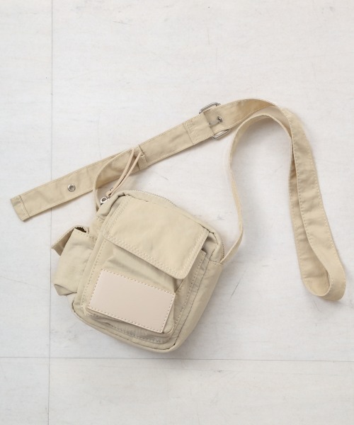 Bou Jeloud(ブージュルード)の「ナイロン合皮切替ミニBAG(ショルダーバッグ・レディース・ブラック/カーキ/アイボリー・ONESIZE)」の12枚目の写真