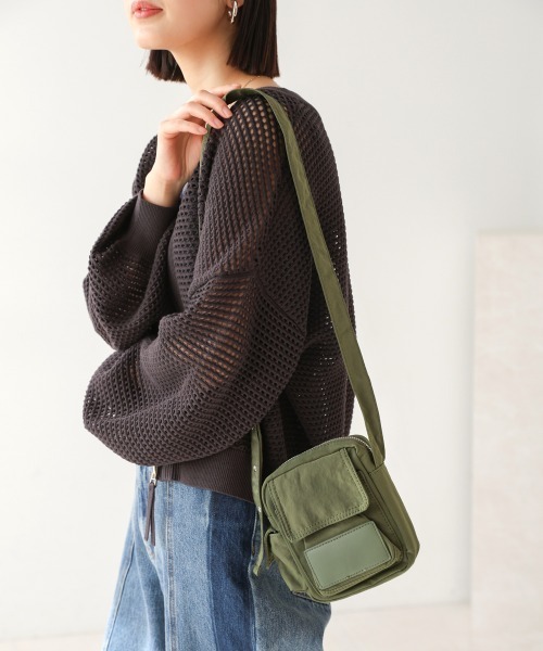 Bou Jeloud(ブージュルード)の「ナイロン合皮切替ミニBAG(ショルダーバッグ・レディース・ブラック/カーキ/アイボリー・ONESIZE)」の15枚目の写真