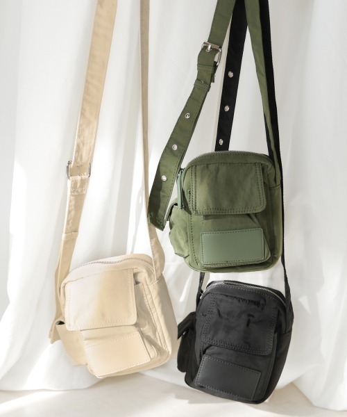 Bou Jeloud(ブージュルード)の「ナイロン合皮切替ミニBAG(ショルダーバッグ・レディース・ブラック/カーキ/アイボリー・ONESIZE)」の5枚目の写真