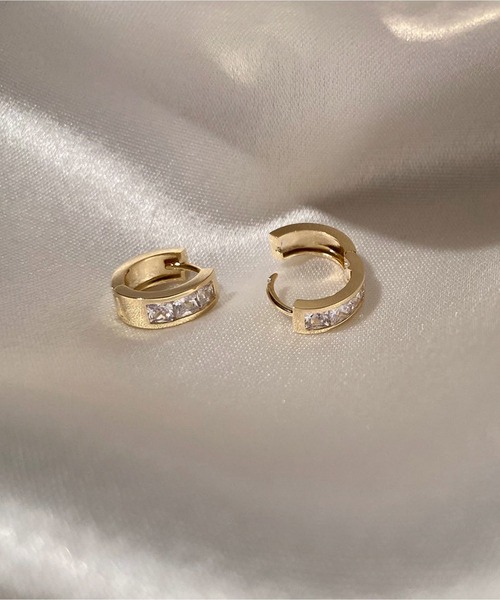 LA VORAGINE(ラ ヴォラジネ)の「アレルギー対応ミニピアス(ピアス(両耳用)・レディース・シルバー/ゴールド・M/L)」の6枚目の写真