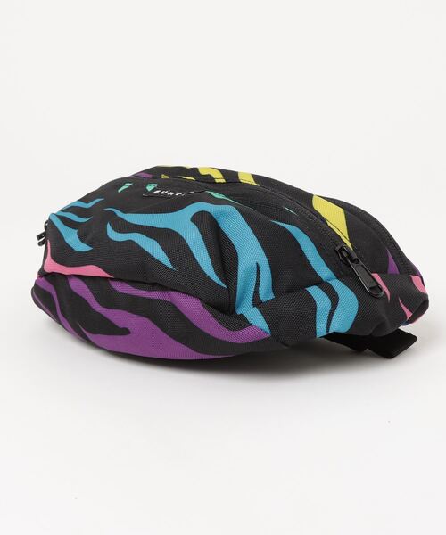 BURTON（バートン）の「3L ヒップパック（ボディバッグ/ウエストポーチ・レディース・マルチ・FREE）」の5枚目の写真