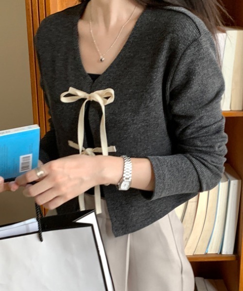 gossip!ロサンゼルス(ゴシップロサンゼルス)の「ショート丈 リボンカーディガン(カーディガン/ボレロ・レディース・ブラック/ライトピンク/グリーン・FREE)」の2枚目の写真