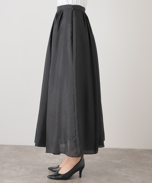 Noble（ノーブル）の「シルキータフタマキシスカート（スカート・レディース・アイボリー/ブラック・38/36）」の13枚目の写真
