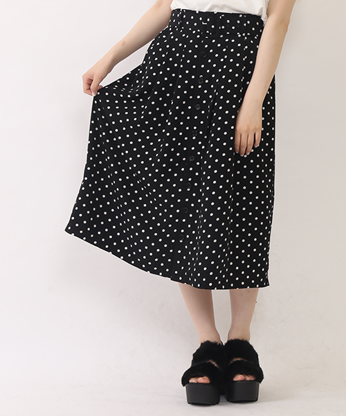 one after another NICE CLAUP（ワンアフターアナザーナイスクラップ）の「【mer11月号掲載 ナイスクラップ】ベルト付ミモレスカート（スカート・レディース・キャメル/カーキ/ドット・FREE）」の3枚目の写真