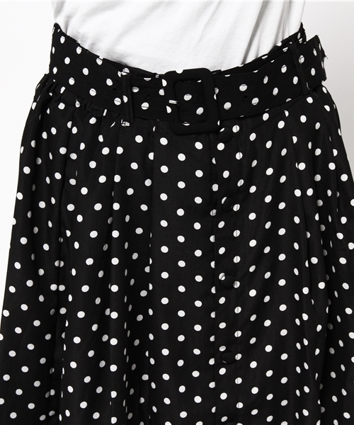 one after another NICE CLAUP（ワンアフターアナザーナイスクラップ）の「【mer11月号掲載 ナイスクラップ】ベルト付ミモレスカート（スカート・レディース・キャメル/カーキ/ドット・FREE）」の10枚目の写真