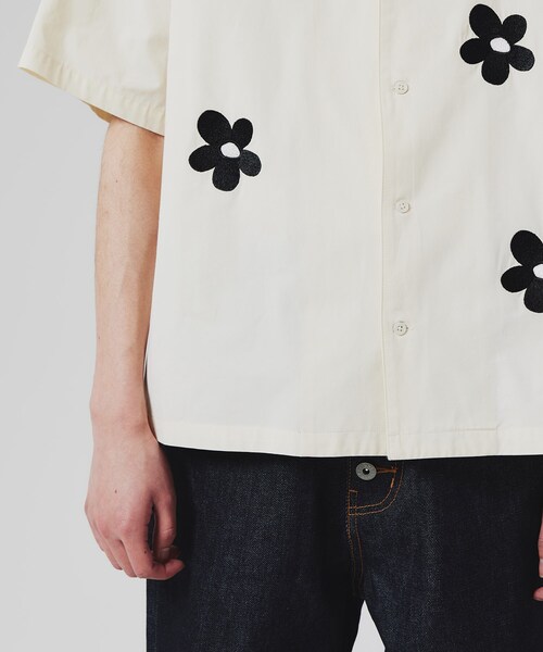 tk.TAKEO KIKUCHI(ティーケータケオキクチ)の「◆K’Project by あゆた Graffiti Flower Shirt(シャツ/ブラウス・メンズ・ホワイト系3/ブラック系・02/03)」の6枚目の写真