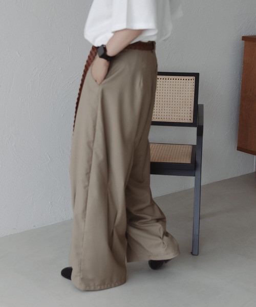 epnok(エプノック)の「メニータックワイドパンツ(スラックス・メンズ・ベージュ/グレー・SMALL/MEDIUM/LARGE)」の13枚目の写真