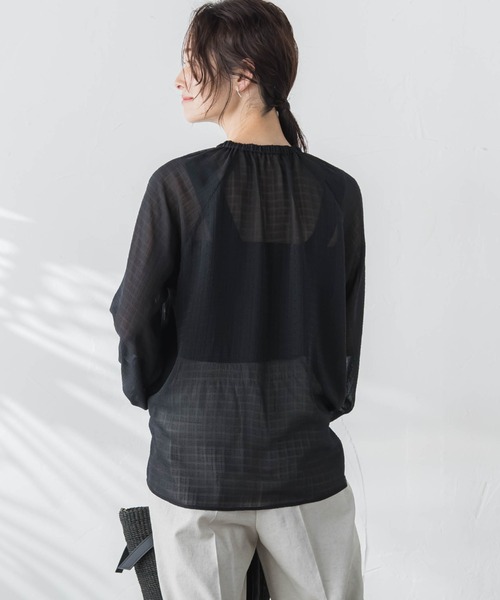 LAUTREAMONT(ロートレアモン)の「【WEB限定】【11号あり】シアーサッカーブラウス≪洗濯機で洗える≫(シャツ/ブラウス・レディース・ホワイト/グリーン/ブラック・11号/9号)」の11枚目の写真