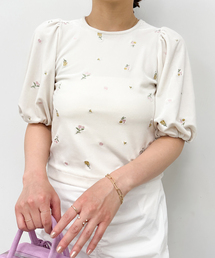 パフスリーブベロア刺繍トップス