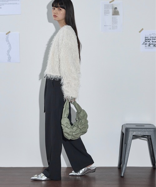 THE YOn(ザヨン)の「フリルギャザーポインテッドトゥミュール(パンプス・レディース・アンティークシルバー/ブラック/シルバー・36/37/38)」の11枚目の写真