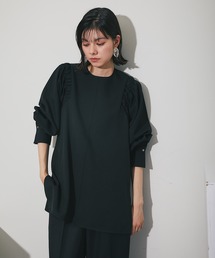 バックジップ肩ギャザーボリューム袖ブラウス