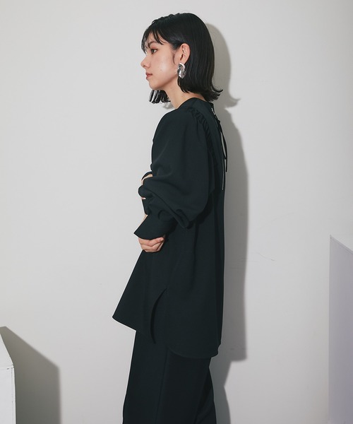 SMILE ORCHID(スマイルオーキッド)の「バックジップ肩ギャザーボリューム袖ブラウス(シャツ/ブラウス・レディース・オフホワイト/ブラウン/ブラック/ネイビー/カーキ・M/S)」の22枚目の写真