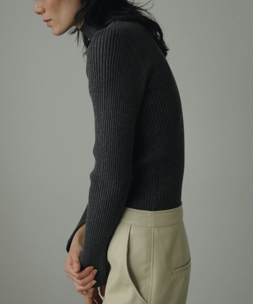 anuke　Slit Turtle Knit チャコールグレー ànuke online store（アンヌーク） / Slit Turtle KnitSlit Turtle