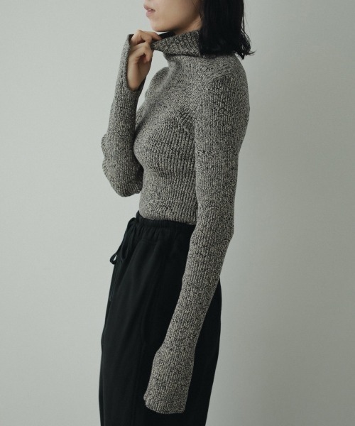 anuke（アンヌーク）の「anuke Slit Turtle Knit スリットタートル