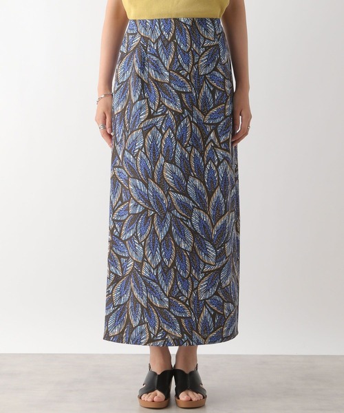 LEPSIM(レプシィム)の「アフリカンプリントナロースカート 127632(スカート・レディース・レッド/キャメル/ブルー・FREE)」の16枚目の写真