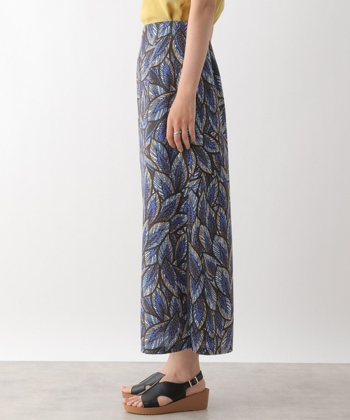 LEPSIM(レプシィム)の「アフリカンプリントナロースカート 127632(スカート・レディース・レッド/キャメル/ブルー・FREE)」の15枚目の写真