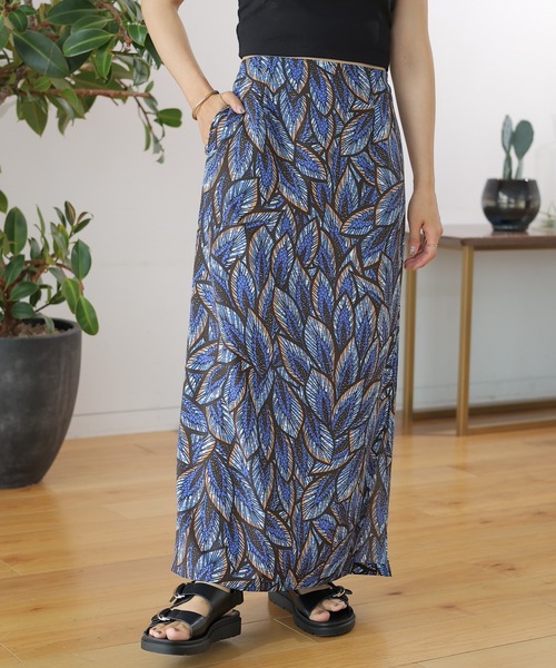 LEPSIM(レプシィム)の「アフリカンプリントナロースカート 127632(スカート・レディース・レッド/キャメル/ブルー・FREE)」の12枚目の写真