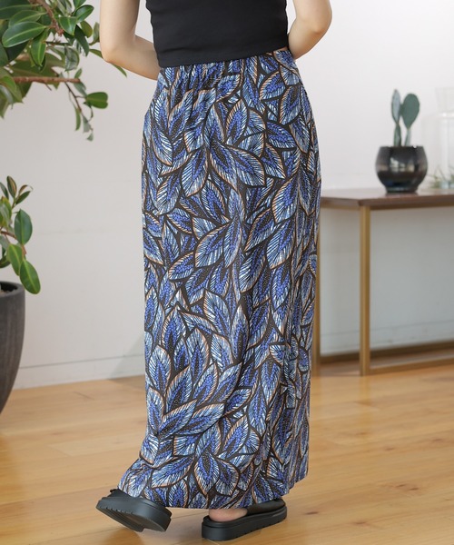 LEPSIM(レプシィム)の「アフリカンプリントナロースカート 127632(スカート・レディース・レッド/キャメル/ブルー・FREE)」の9枚目の写真