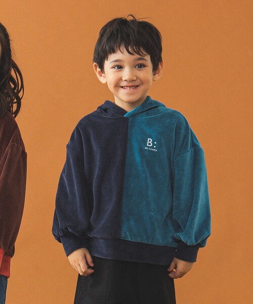 B:MING by BEAMS（ビーミングバイビームス）の「配色 ベロア フーディー 2024FW（100～140cm）（パーカー・キッズ・ネイビー/レッド・130/140/100/110/120）」の2枚目の写真