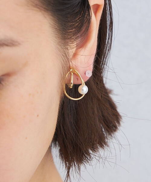 green label relaxing（グリーンレーベルリラクシング）の「シズクフレーム&FKPL イヤリング（イヤリング・レディース・ゴールド/シルバー・FREE）」の2枚目の写真