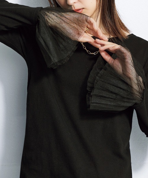 nissen（ニッセン）の「袖プリーツ重ね着用トップス（Tシャツ/カットソー・レディース・オフホワイト/ブラック・LL/L/M/S）」の2枚目の写真