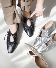 AmiAmi（アミアミ）の「スリムスクエアトゥギャザーリボンパンプス（パンプス）」