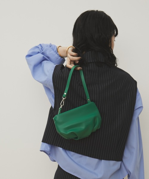 MERLOT（メルロー）の「ワンハンドルミニショルダーバッグ/350mlペットボトル収納可能（ハンドバッグ・レディース・グリーン/ブラック・FREE）」の2枚目の写真