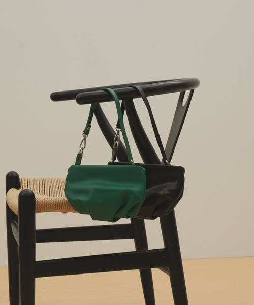 MERLOT（メルロー）の「ワンハンドルミニショルダーバッグ/350mlペットボトル収納可能（ハンドバッグ・レディース・グリーン/ブラック・FREE）」の17枚目の写真