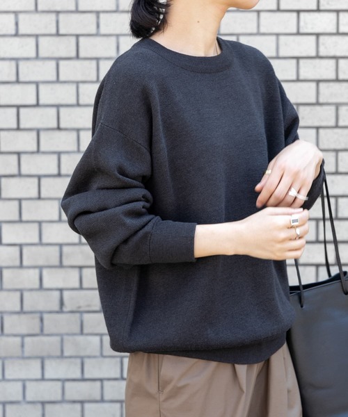 FORK&SPOON（フォークアンドスプーン）の「『洗濯可』FORK&SPOON　ミラノリブクルーネックプルオーバー（ニット/セーター・レディース・モカ/グリーン系その他/チャコールグレー・1）」の5枚目の写真