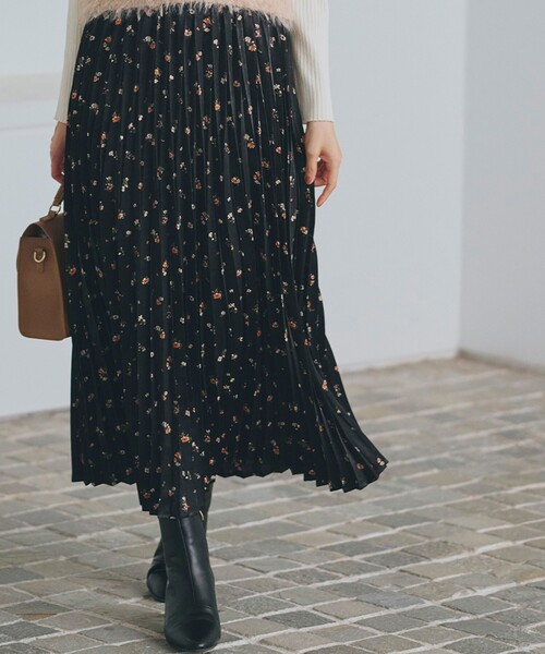 grove（グローブ）の「スウェーディサテンプリーツスカート（スカート・レディース・ナチュラル/ベージュ系その他5/ブラウン系その他/モスグリーン系1/ダークグレー/ブラック系・02/03/01/04/05）」の2枚目の写真