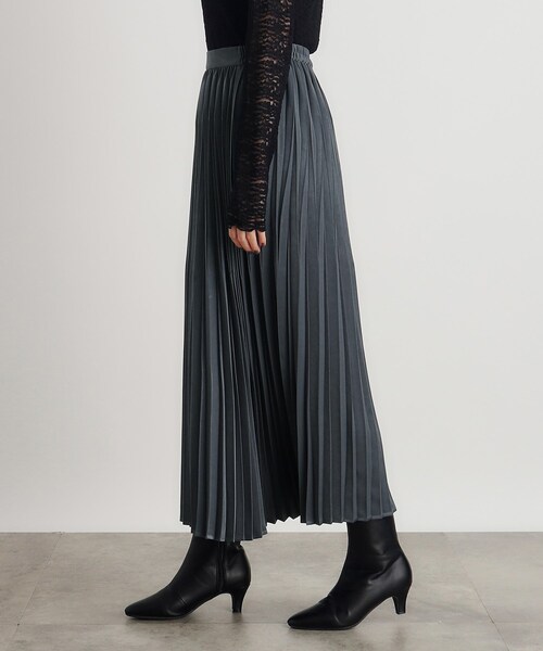 grove（グローブ）の「スウェーディサテンプリーツスカート（スカート・レディース・ナチュラル/ベージュ系その他5/ブラウン系その他/モスグリーン系1/ダークグレー/ブラック系・02/03/01/04/05）」の11枚目の写真