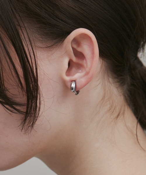 ciite' surgical stainless(シーテサージカルステンレス)の「【 金属アレルギー対応 】 小ぶりシンプルイヤリング サージカルステンレス (両耳用)(イヤリング・レディース・ゴールド/シルバー・FREE)」の2枚目の写真