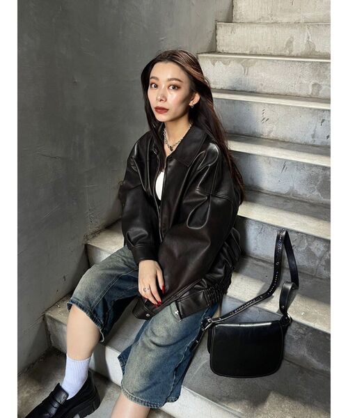 EVRIS（エヴリス）の「オーバーサイズフェイクレザーブルゾン（ブルゾン・レディース・ブラウン/ブラック・FREE）」の16枚目の写真