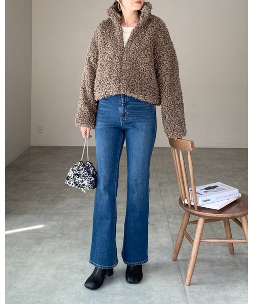 She's Closet（シーズクローゼット）の「スタンドカラーショート丈ジップアッププードルファーボアブルゾンコート（ブルゾン・レディース・アイボリー/グレイッシュベージュ/ブラウン/チャコール・FREE）」の10枚目の写真