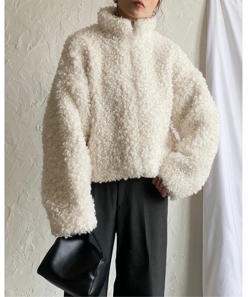 She's Closet（シーズクローゼット）の「スタンドカラーショート丈ジップアッププードルファーボアブルゾンコート（ブルゾン・レディース・アイボリー/グレイッシュベージュ/ブラウン/チャコール・FREE）」の21枚目の写真
