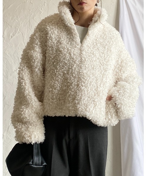She's Closet（シーズクローゼット）の「スタンドカラーショート丈ジップアッププードルファーボアブルゾンコート（ブルゾン・レディース・アイボリー/グレイッシュベージュ/ブラウン/チャコール・FREE）」の22枚目の写真