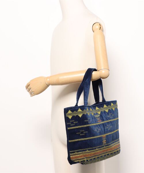 チャイハネ（チャイハネ）の「【チャイハネ】ギャベトートバッグ（トートバッグ・レディース・マスタード/ネイビー・FREE）」の6枚目の写真