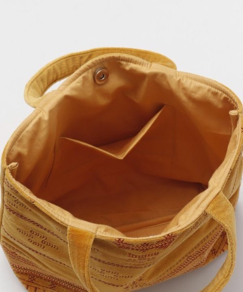 チャイハネ（チャイハネ）の「【チャイハネ】ギャベトートバッグ（トートバッグ・レディース・マスタード/ネイビー・FREE）」の7枚目の写真